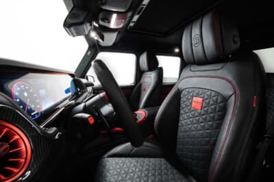 ブラバスXLP800 6×6 アドベンチャー:100通り以上の組み合わせを持つステッチ、パンチングパターンなどをビスポークできるという
