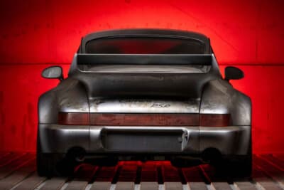 349万2500ポンド（邦貨換算約7億6300万円）で落札されたポルシェ「911カレラRSR 3.8」（C）Courtesy of RM Sotheby's
