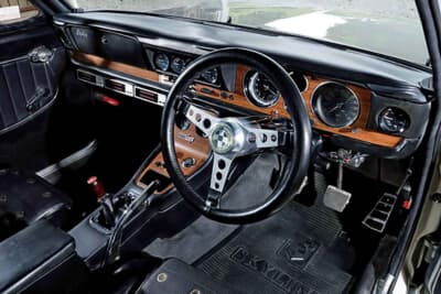日産 スカイライン2000GT:「当時モノ」のパーツにこだわって仕上げられたスパルタンなコックピット