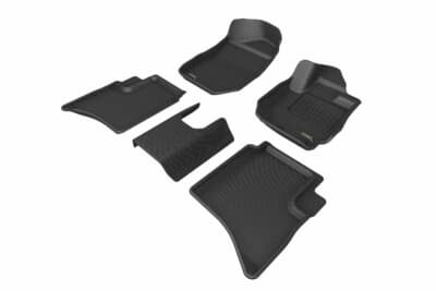 ジムニー ノマド:前列と後列用を合わせた5枚セットの立体フロアマットにくわえて荷室をカバーするラゲッジマットも用意