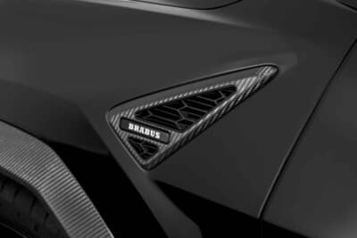 BRABUS 900 SUPERBLACK：空力性能を高めるフロントフェンダーのカーボン製サイドダクト