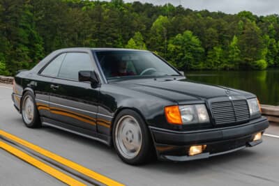 メルセデス・ベンツ「300 CE 6.0 AMGハンマー・クーペ」（C）2026 Courtesy of RM Sotheby's