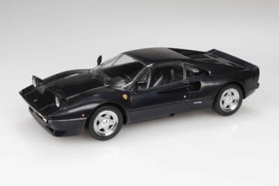 フェラーリ GTO：引き締まった印象を与えるブラックのボディカラーもラインアップされる