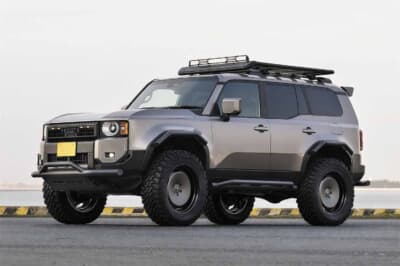 トヨタ ランドクルーザー250:パイプフェンダーとサイドステップで純正フォルムを生かしたスチールスタイル