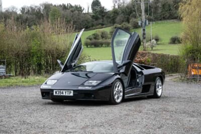 37万6875ポンド(邦貨換算約8103万円)ランボルギーニ「ディアブロ VT6.0」(C)Iconicauctioneers