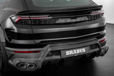 BRABUS 900 SUPERBLACK：専用エキゾーストと一体化した迫力のリアディフューザー