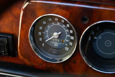 2万8125ポンド(邦貨換算約607万円)で落札された1979年式 ミニ「1275 GT マーグレイヴ」(C)Iconicauctioneers