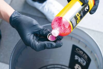 ヴァレンティ：洗車中の乾燥やシミの発生リスクを抑えるために計算されたジェルボのカーシャンプー