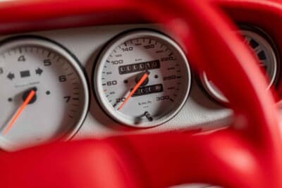 349万2500ポンド（邦貨換算約7億6300万円）で落札されたポルシェ「911カレラRSR 3.8」（C）Courtesy of RM Sotheby's