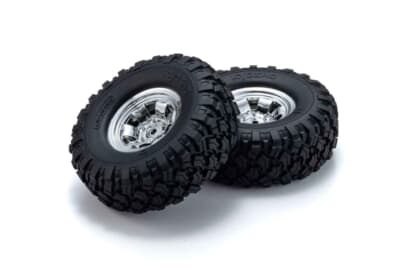 トヨタ ランドクルーザー60:悪路で確実なグリップを発揮する専用ブロックタイヤ