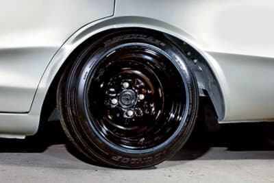 日産 スカイライン2000GT:鎌ヶ谷ワイドホイールにて加工された9Jサイズのリアホイール