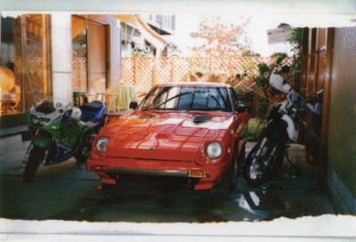 ニッサン・フェアレディZ：バイクとクルマが大好きだった晃司さんの愛車達がガレージに並んでいた
