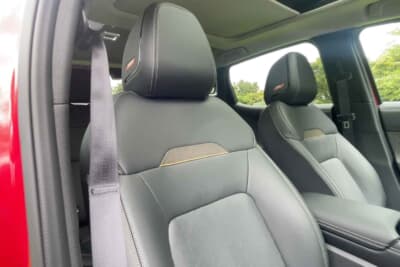 日産 キックス:長距離ドライブでの身体への負担を軽減する「ゼログラビティシート」を採用したフロントシート