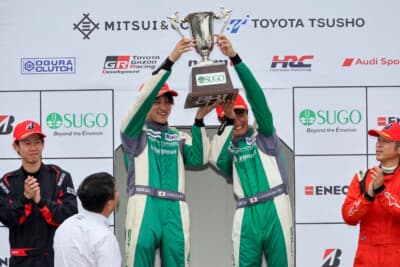 トヨタ・プロボックス：入門クラスといえど表彰式は本格派だ
