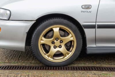 2475ポンド（邦貨換算約53万9550円）で落札された「インプレッサスポーツワゴン 2000ターボ」（C）Iconicauctioneers