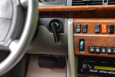 メルセデス・ベンツ「300 CE 6.0 AMGハンマー・クーペ」（C）2026 Courtesy of RM Sotheby's