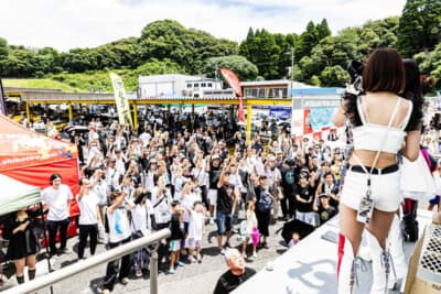豪華な景品が用意され、参加者全員で盛り上がりを見せたジャンケン大会