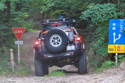 俺の#オプカン ～さなげ場所～：本格コースを奥へ奥へと進む、トヨタ FJクルーザー。完成度が高い参加車両も多かった