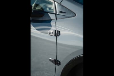 トヨタ プリウス：ドアにダミーヒンジを追加するなど、細部へのこだわりとコンセプトの確かさがしっかりと感じられる