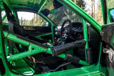 2万250ポンド(邦貨換算約435万円)で落札されたポルシェ「944 トラックデイ仕様」(C)Iconicauctioneers