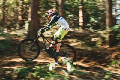 トヨタ プリウス オーナー：車以外の趣味としてMTBを楽しむ。荒野を颯爽と駆け抜ける姿はカッコイイの一言だ