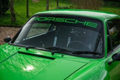 7万8667ポンド（邦貨換算約1691万円）で落札された1980 ポルシェ 「911 RSR オマージュ 3.8L」（C）Iconicauctioneers