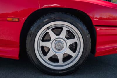 10万ドル〜12万ドル(邦貨換算約1620万〜1940万円)で現在も販売中のマセラティ シャマル(C)Bonhams