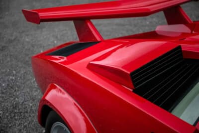 51万2500ポンド（邦貨換算約1億1018万円）で落札されたランボルギーニ「カウンタック 5000 クアトロヴァルボーレ '88 1/2'」(C)Iconicauctioneers