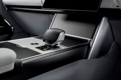 RANGE ROVER SV BESPOKE URBAN TWILIGHT COLLECTION：「URBAN DUSK（都会の夕暮れ）」のインテリア