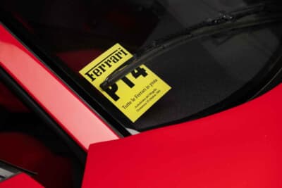 360万5000ポンド（邦貨換算約7億8800万円）で落札されたフェラーリ「F40」（C）2026 Courtesy of RM Sotheby's