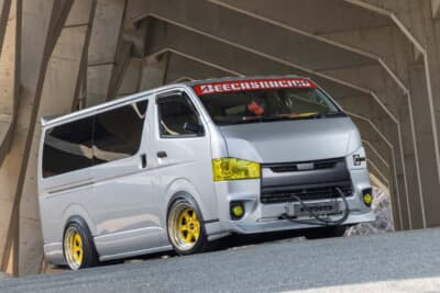 トヨタ ハイエース：全体の雰囲気は街道レーサー。こんなハイエースカスタムもヤンチャで最高だ
