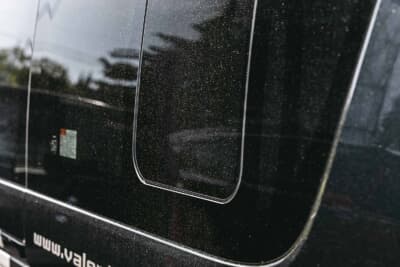 ヴァレンティ：「ジュエルGコート」をかける前のガラス
