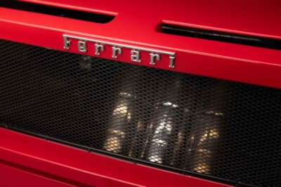 360万5000ポンド（邦貨換算約7億8800万円）で落札されたフェラーリ「F40」（C）2026 Courtesy of RM Sotheby's