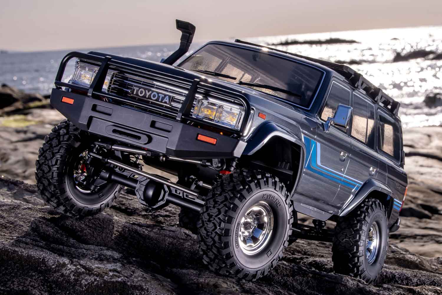 22_AMW_260722_toyota-land-