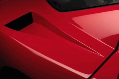 360万5000ポンド（邦貨換算約7億8800万円）で落札されたフェラーリ「F40」（C）2026 Courtesy of RM Sotheby's