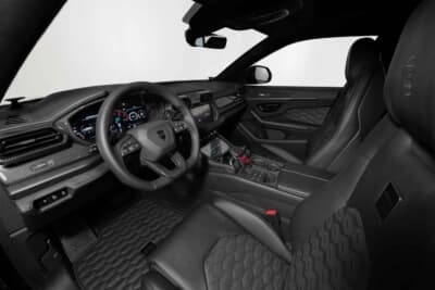 BRABUS 900 SUPERBLACK：ホールド性と高級感を両立したフロントシート全体