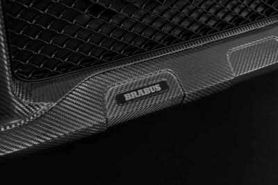 メルセデスAMG G 63：フロントスポイラー下部に備わるブラバスのエンブレム