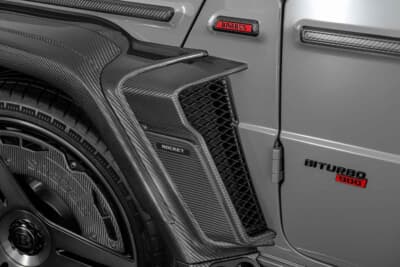 メルセデスAMG G 63：フロントフェンダーに設けられたカーボン製エアダクト