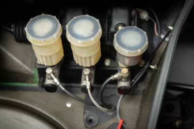 360万5000ポンド（邦貨換算約7億8800万円）で落札されたフェラーリ「F40」（C）2026 Courtesy of RM Sotheby's