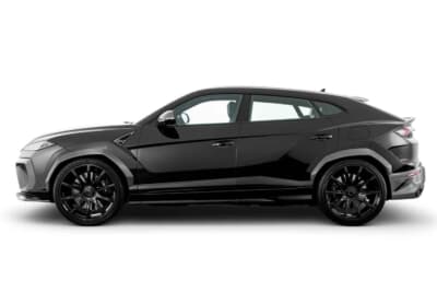 BRABUS 900 SUPERBLACK：24インチホイールとローダウンによる究極のサイドビュー