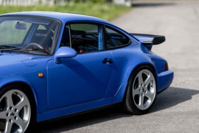 36万5000ユーロ（約6789万円）で落札されたポルシェ RUF BTR 3.8（C）Courtesy of RM Sotheby's