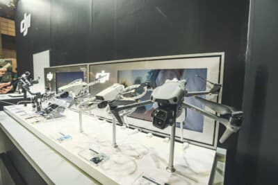 DJI:ドローン型など他にも様々な最新機器をディスプレイ。最新のテクノロジーを確認することができた
