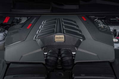 BRABUS 900 SUPERBLACK：強烈なパワーを生み出すV8ツインターボエンジンと専用カーボンカバー