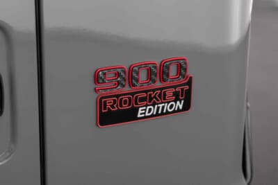 メルセデスAMG G 63：「900 ROCKET EDITION」の特別なバッジ