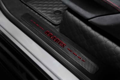 メルセデスAMG G 63：「ROCKET」の文字が光るカーボン製サイドシル