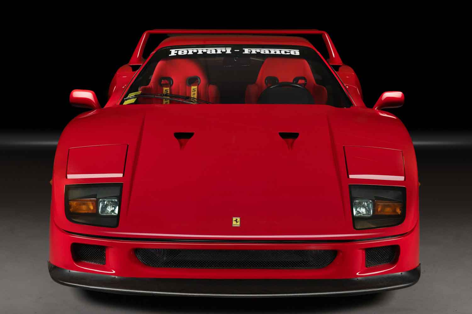 公道仕様のまま136kg軽量化！過激なチューンを施したフェラーリ「F40