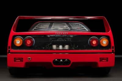 360万5000ポンド（邦貨換算約7億8800万円）で落札されたフェラーリ「F40」（C）2026 Courtesy of RM Sotheby's