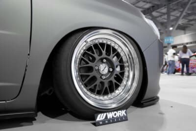 トヨタ・プロボックス:ホイールは、マットカーボンカラーのマイスターM1・16インチを前後9Jでセッティングした(タイヤサイズは195/45)