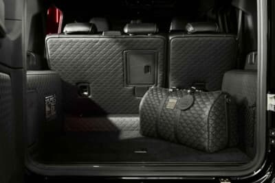 メルセデスAMG G 63：内装と同じデザインで仕立てられた専用の旅行用バッグ