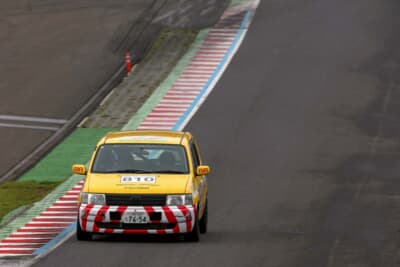 トヨタ・プロボックス：プロボックス／サクシード選手権の車両をベースに、S耐チャレンジ規定へ適合させたボディワーク